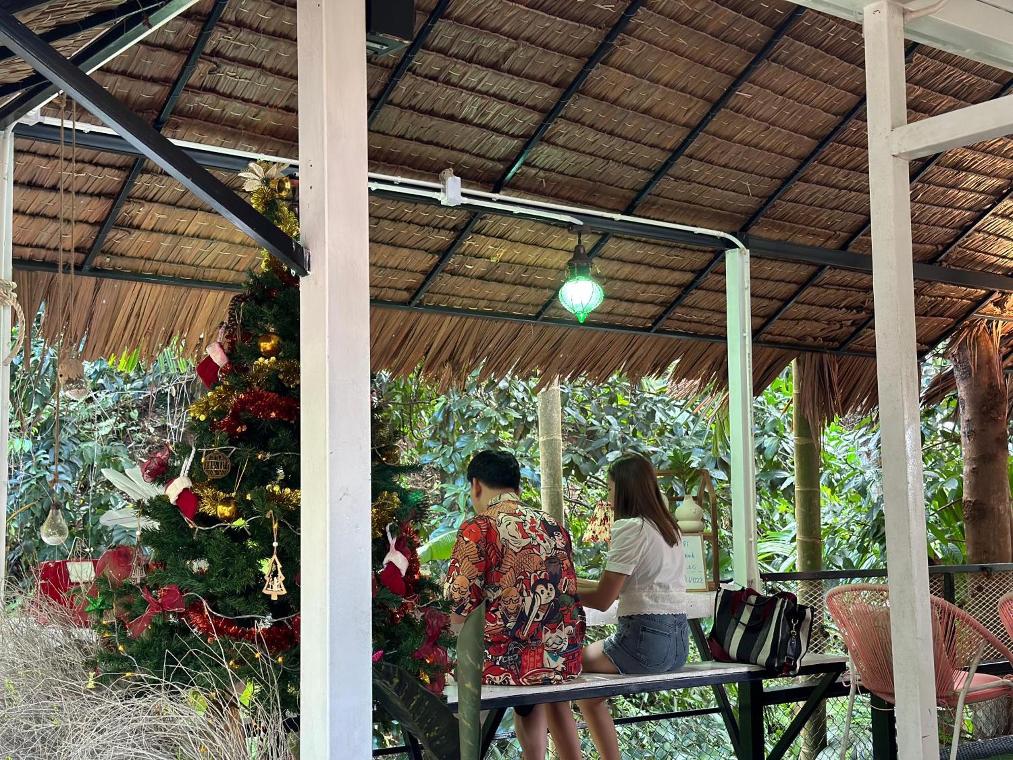 Nua Tone Resort Bang Tao & Cafe Exterior photo